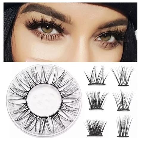 Cover the area under your bottom lashes with a white adhesive pad. . Cluster eyelash extension